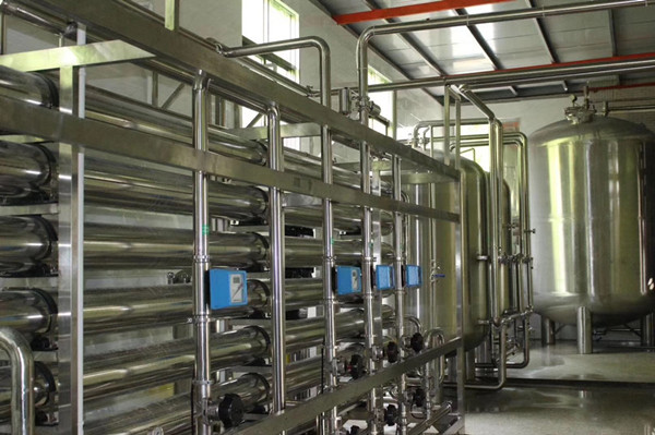 Как усовершенствовать систему сверхчистой воды на заводе интегральных схем?