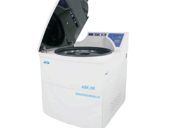 Полное руководство по модернизации вашей биофармацевтической лаборатории с помощью центрифуги сверхбольшой вместимости с охлаждением.